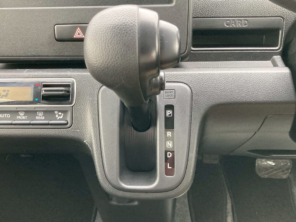 スズキ　ワゴンR HYBRID FXオーディオレス14枚目