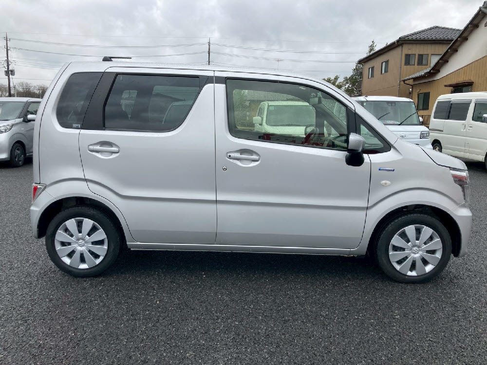 スズキ　ワゴンR HYBRID FXオーディオレス3枚目