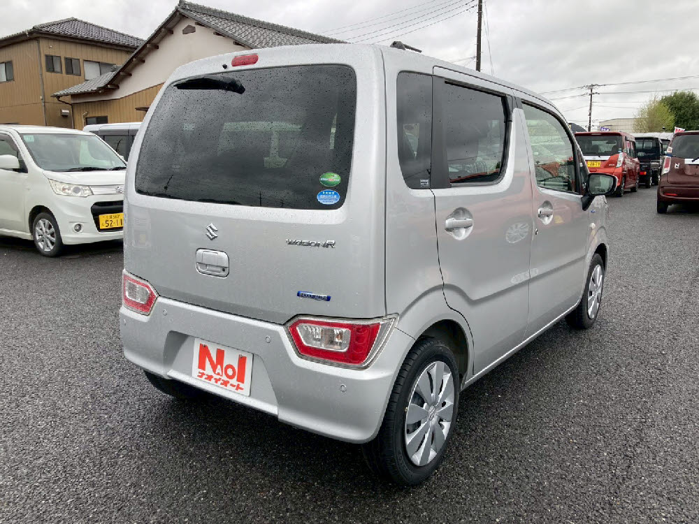 スズキ　ワゴンR HYBRID FXオーディオレス4枚目