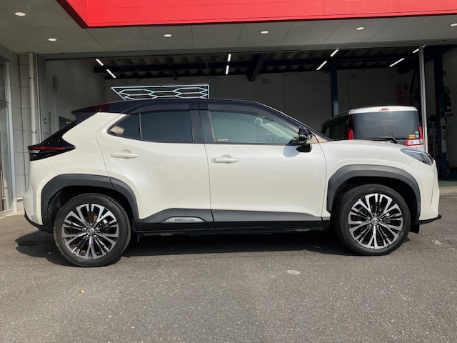 トヨタ　ヤリスクロスハイブリッド　Z3枚目