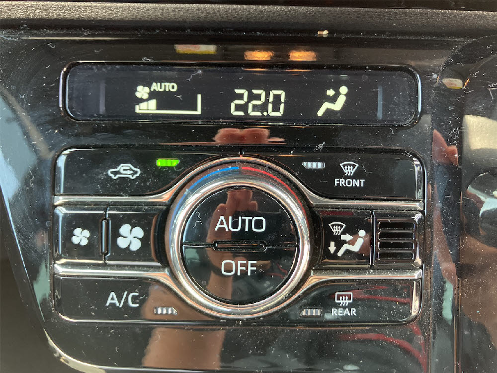 ダイハツ　タントカスタム X スタイルセレクション18枚目