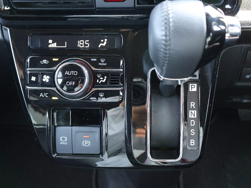 ダイハツ　タントカスタム　RS15枚目