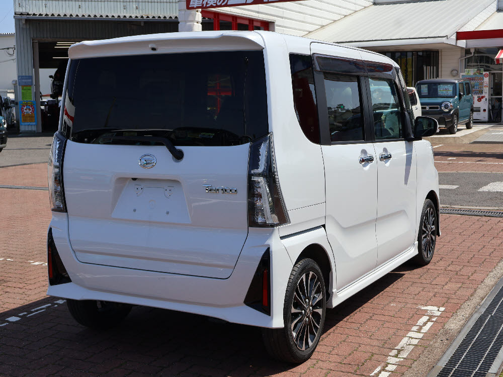 ダイハツ　タントカスタム　RS3枚目