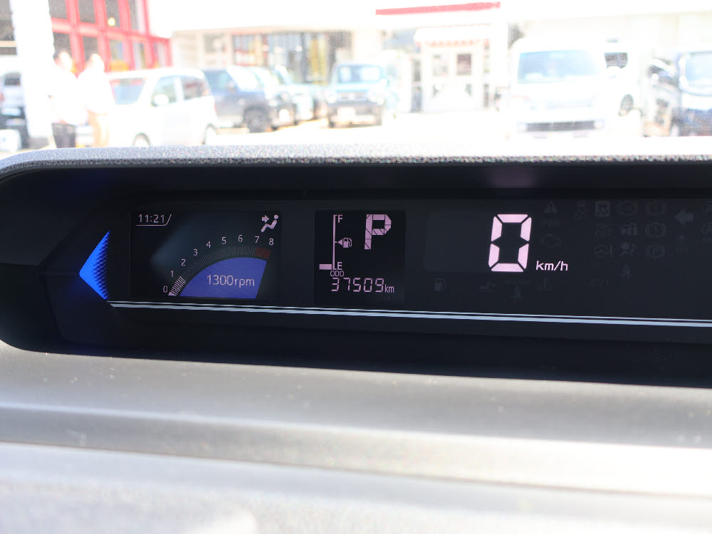 ダイハツ　タントカスタム　RS8枚目