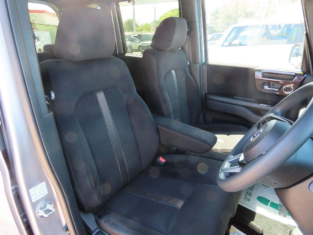 ホンダ　Ｎ ＢＯＸカスタム　G・Lホンダセンシング9枚目