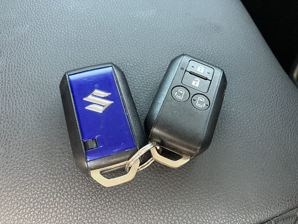 スズキ　スペーシアカスタム ハイブリッド XS9枚目