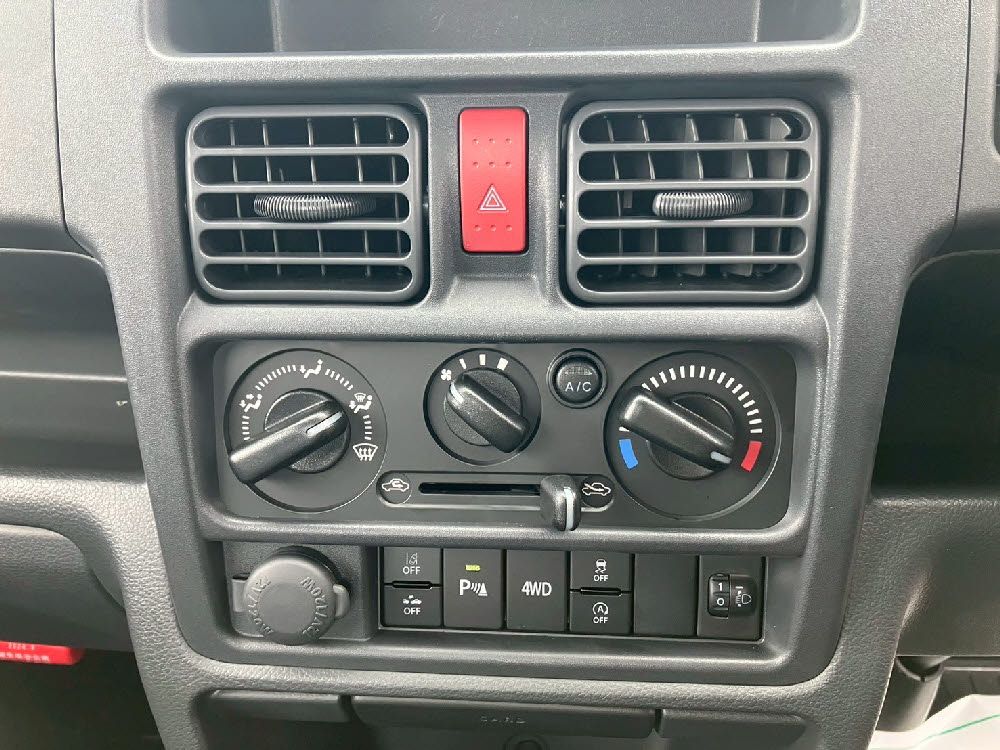 スズキ　キャリィトラック　KC AC・PS　4WD　AT 13枚目