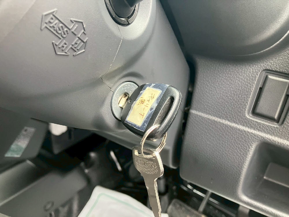 スズキ　キャリィトラック　KC AC・PS　4WD　AT 16枚目