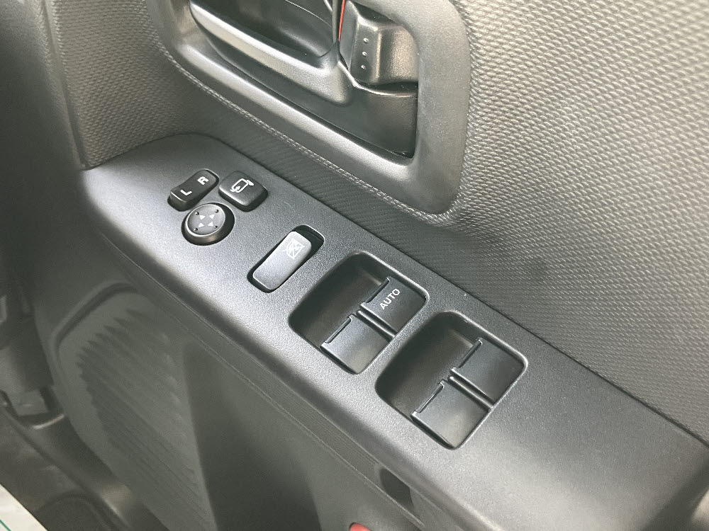 スズキ　スペーシア　HYBRID G10枚目