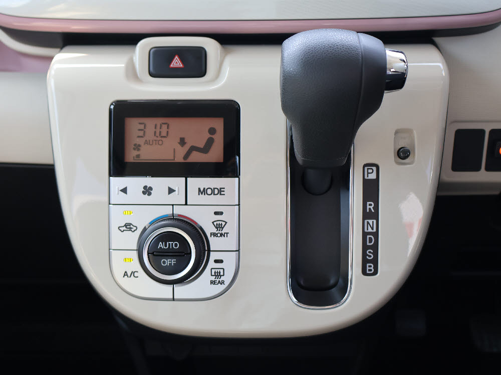 ダイハツ　ムーヴキャンバス　XメイクアップリミテッドSAⅢ14枚目