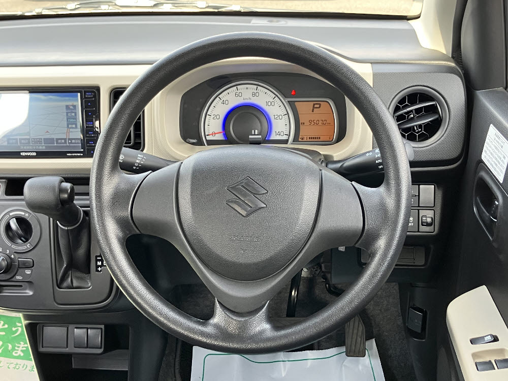 スズキ　アルト　F セーフティーサポート装着車9枚目
