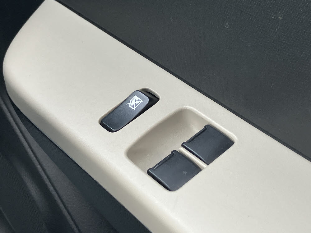 スズキ　アルト　F セーフティーサポート装着車10枚目