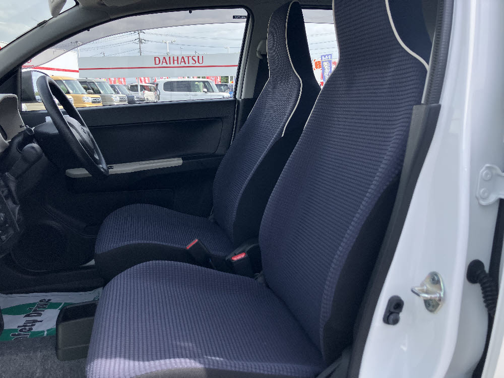 スズキ　アルト　F セーフティーサポート装着車14枚目