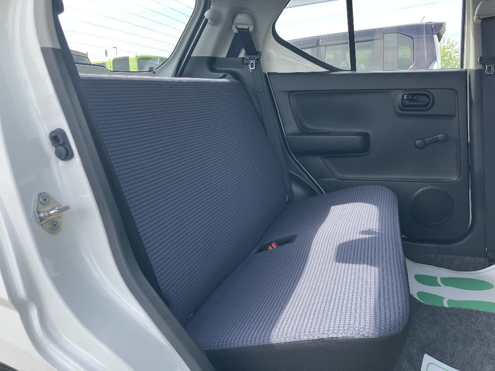 スズキ　アルト　F セーフティーサポート装着車15枚目