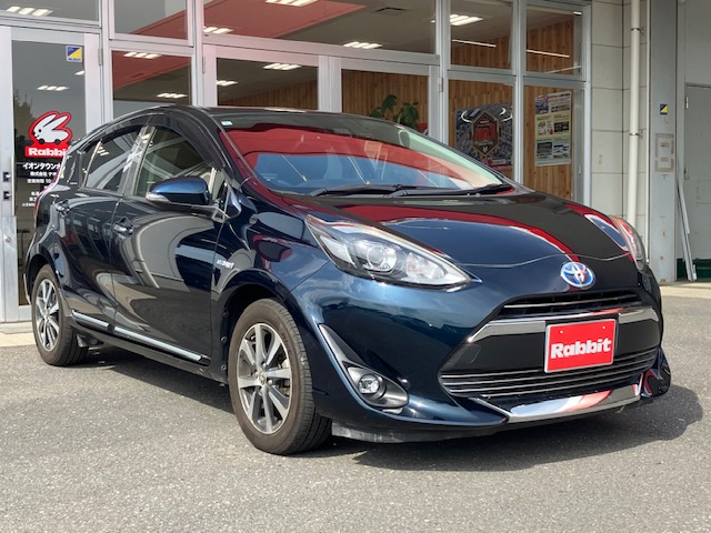 トヨタ　アクア　S2枚目