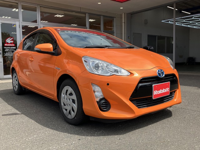 トヨタ　アクア　G2枚目