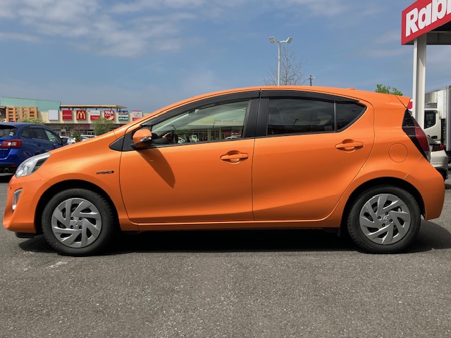 トヨタ　アクア　G7枚目