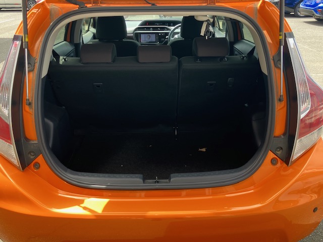 トヨタ　アクア　G8枚目