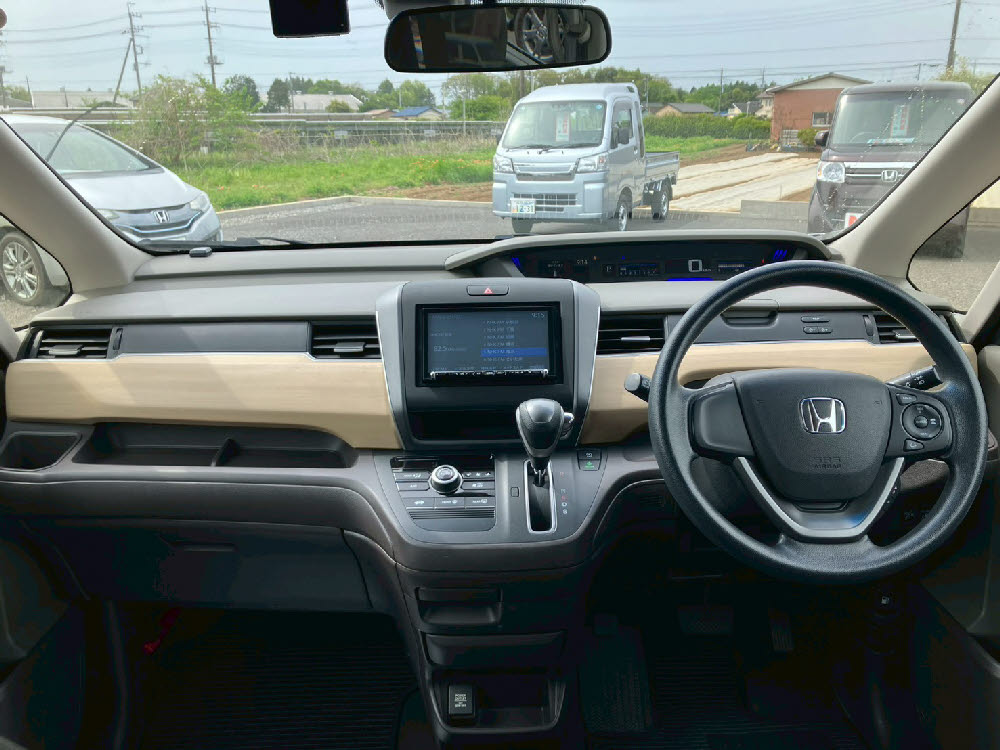 ホンダ　フリード　G・Honda SENSING　レンタアップ11枚目