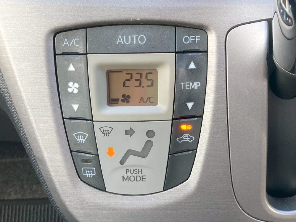 ダイハツ　ムーヴカスタム　Xリミテッド16枚目