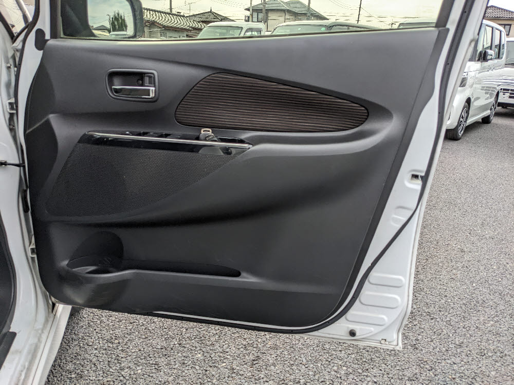 ニッサン　デイズ ハイウェイスターG15枚目