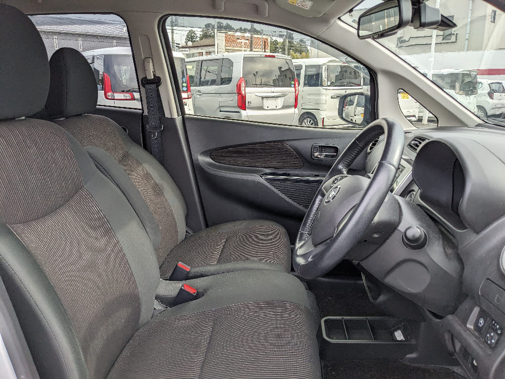 ニッサン　デイズ ハイウェイスターG16枚目