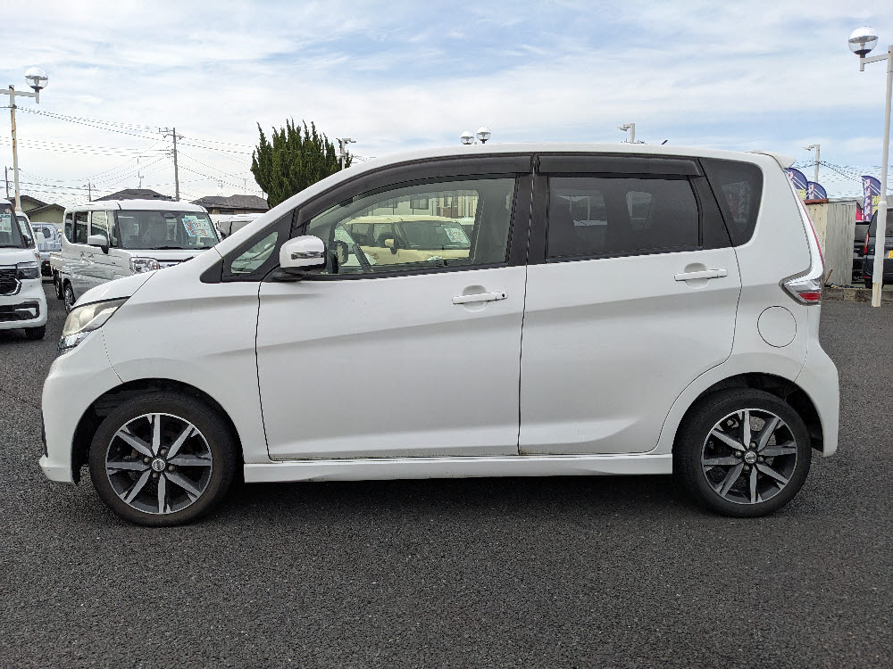 ニッサン　デイズ ハイウェイスターG4枚目