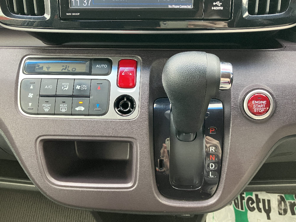 ホンダ　Ｎ ＯＮＥ　プレミアム　2トーンカラースタイル19枚目