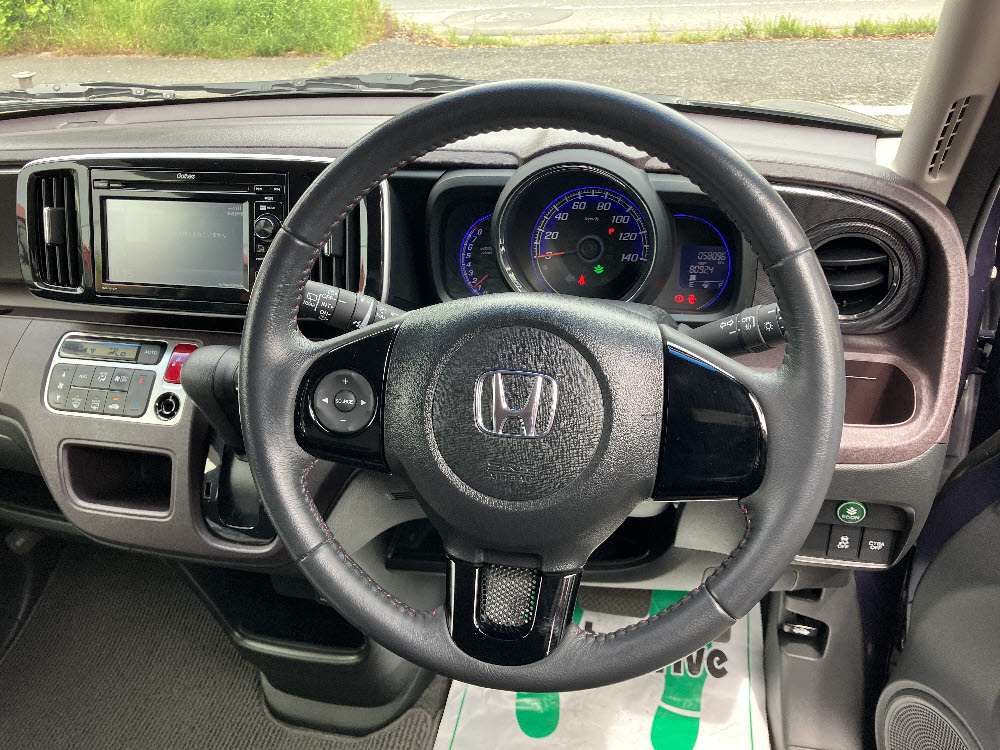 ホンダ　Ｎ ＯＮＥ　プレミアム　2トーンカラースタイル6枚目