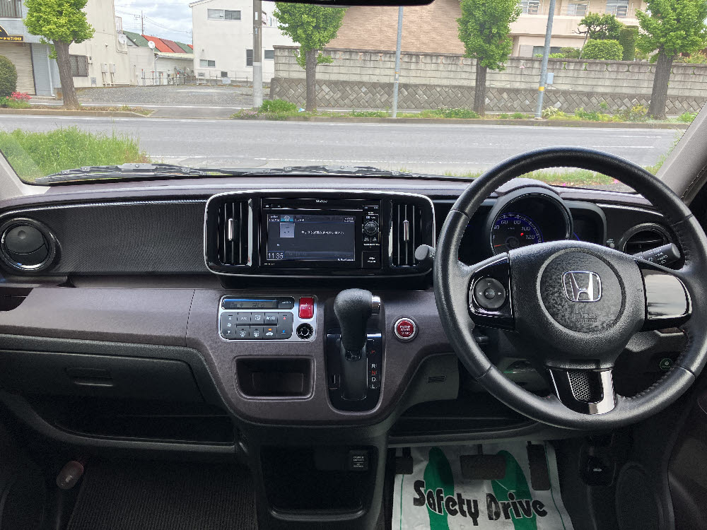 ホンダ　Ｎ ＯＮＥ　プレミアム　2トーンカラースタイル7枚目