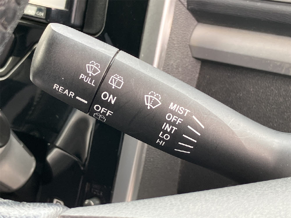 ダイハツ　タントカスタム　RS-SA11枚目