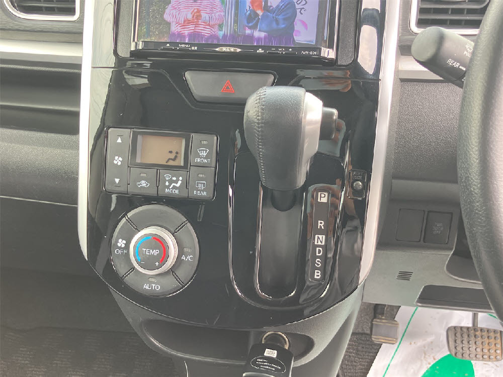 ダイハツ　タントカスタム　RS-SA14枚目