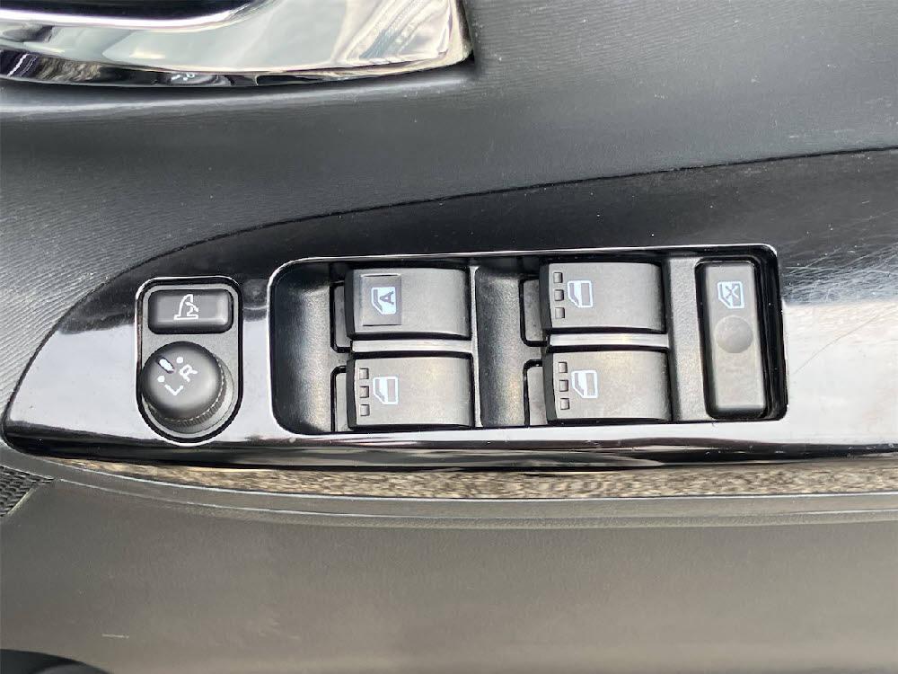 ダイハツ　タントカスタム　RS-SA8枚目