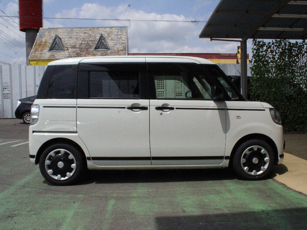 ダイハツ　ムーヴキャンバス　G ブラックアクセント VS SAⅢ3枚目