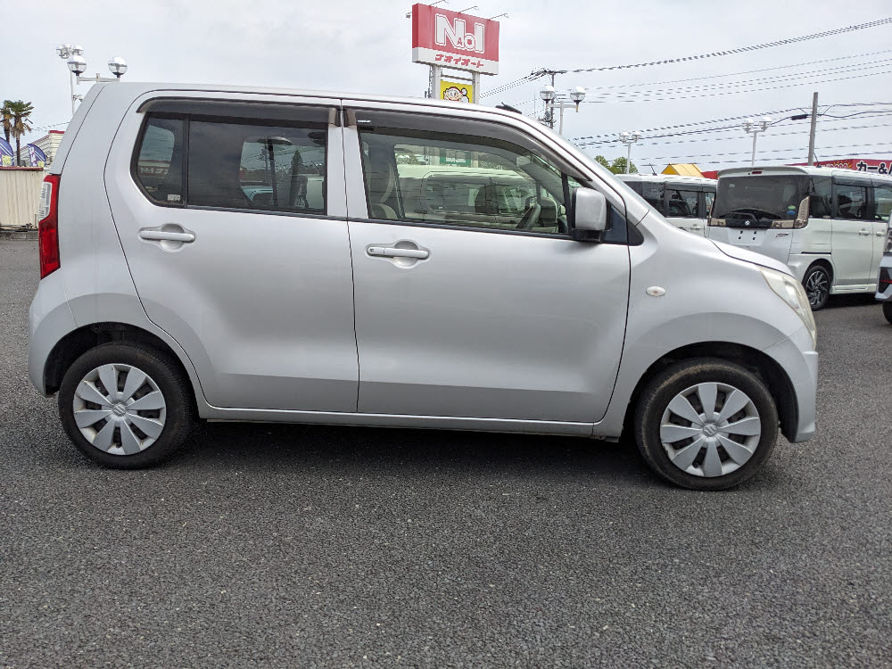 スズキ　ワゴンＲ　FX3枚目