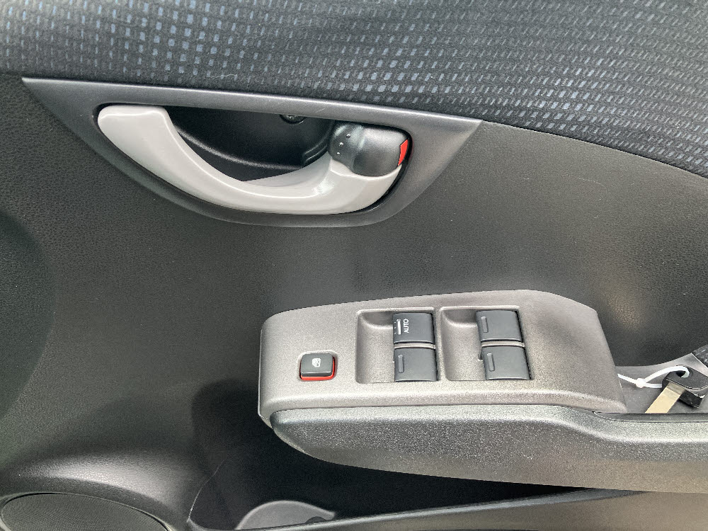 ホンダ　フィット 13Gスマートセレクション12枚目