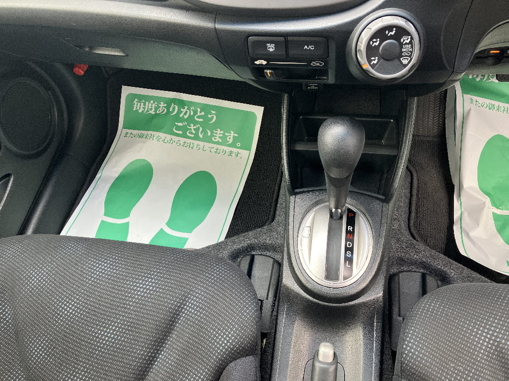 ホンダ　フィット 13Gスマートセレクション16枚目