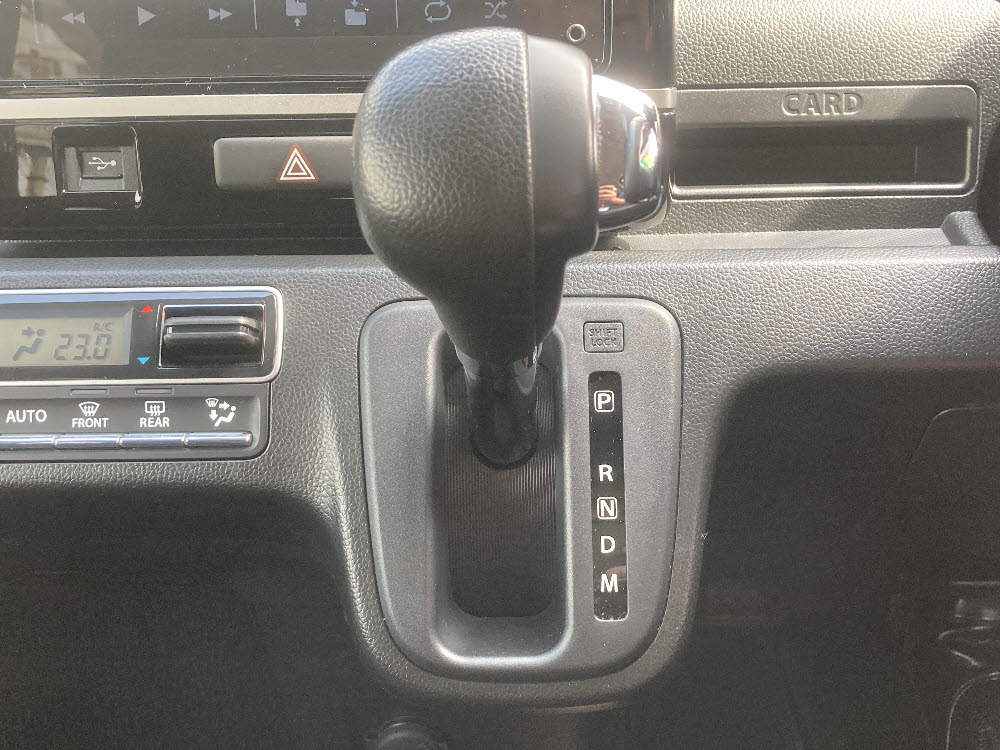 スズキ ワゴンR スティングレー HYBRID T17枚目