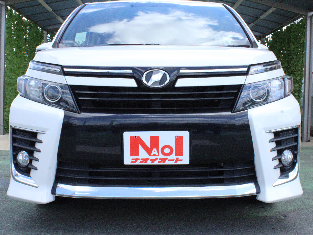 トヨタ ヴォクシー ZS10枚目
