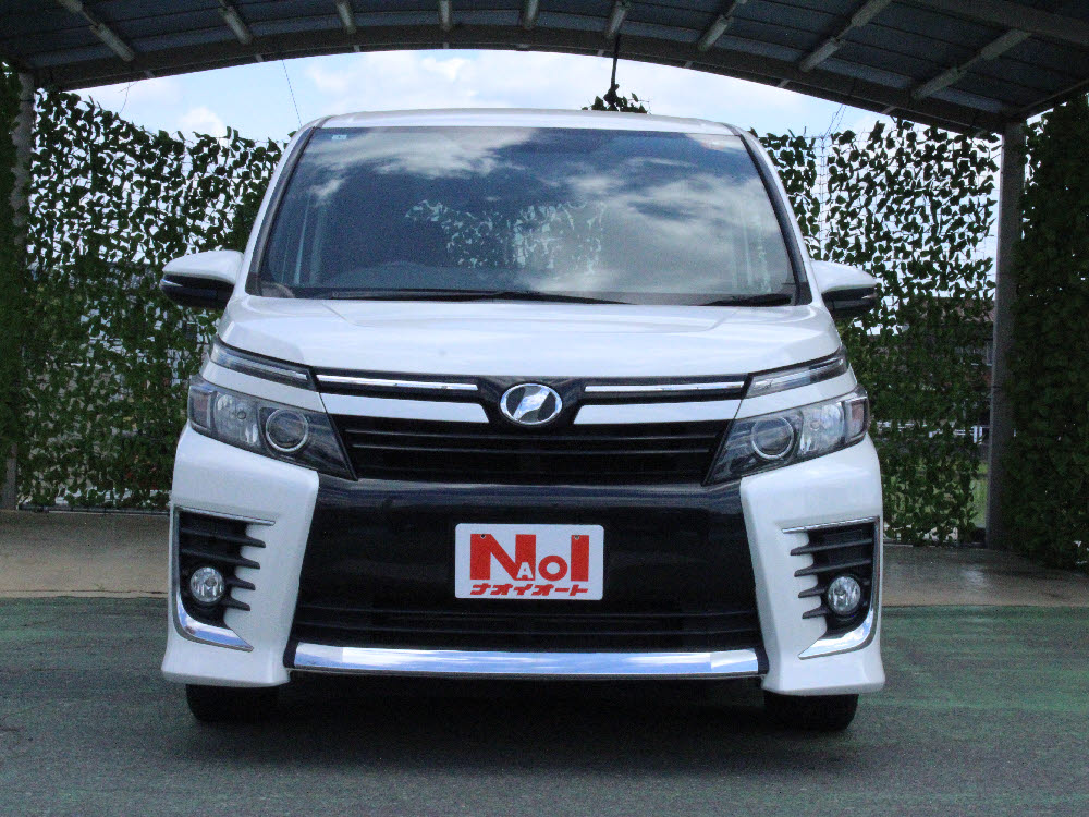 トヨタ ヴォクシー ZS1枚目