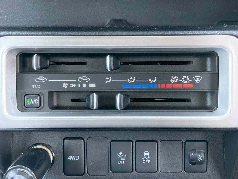 ダイハツ　ハイゼットＴジャンボ　SAⅢ　4WD　AT16枚目