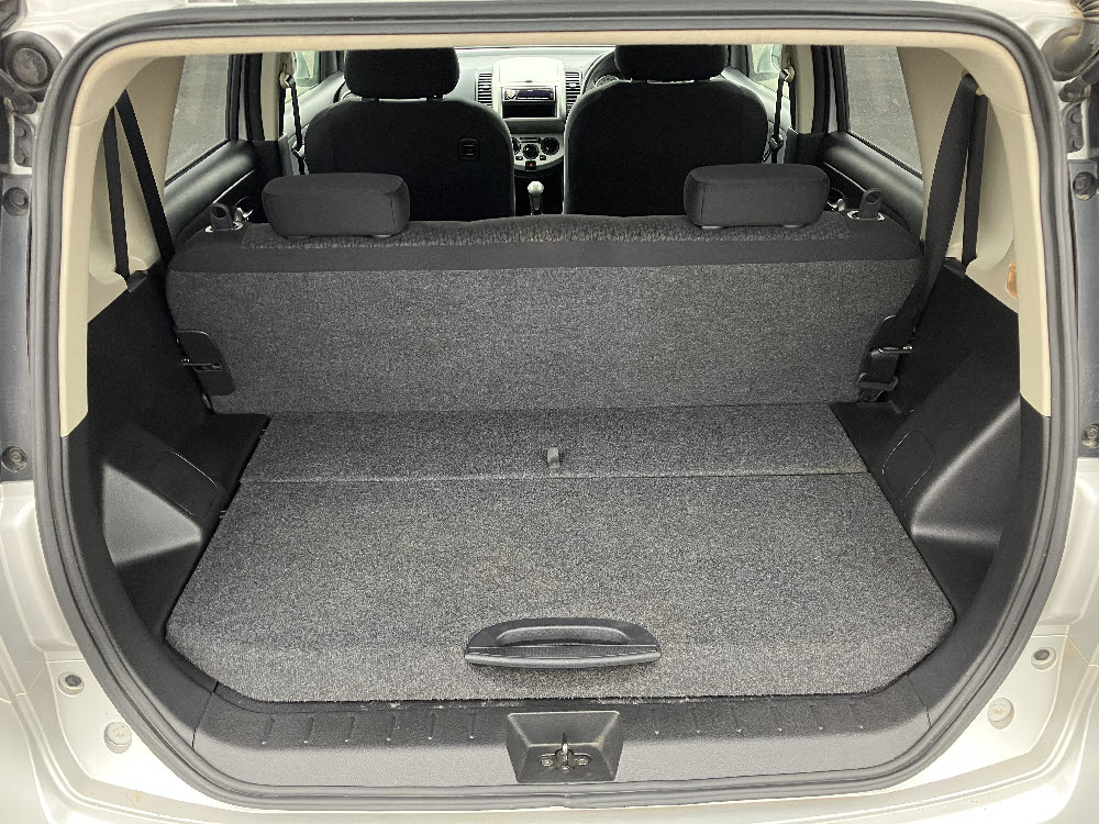 ニッサン ノート 16X 5MT7枚目