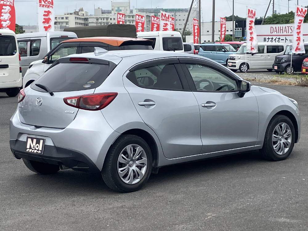 マツダ デミオ 13C 4枚目