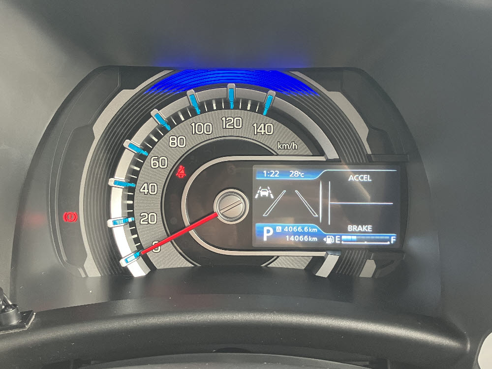 スズキ ハスラー HYBRID X14枚目