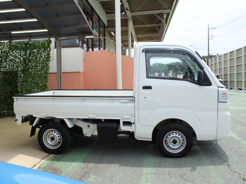 ダイハツ ハイゼットトラック スタンダード 4WD MT3枚目