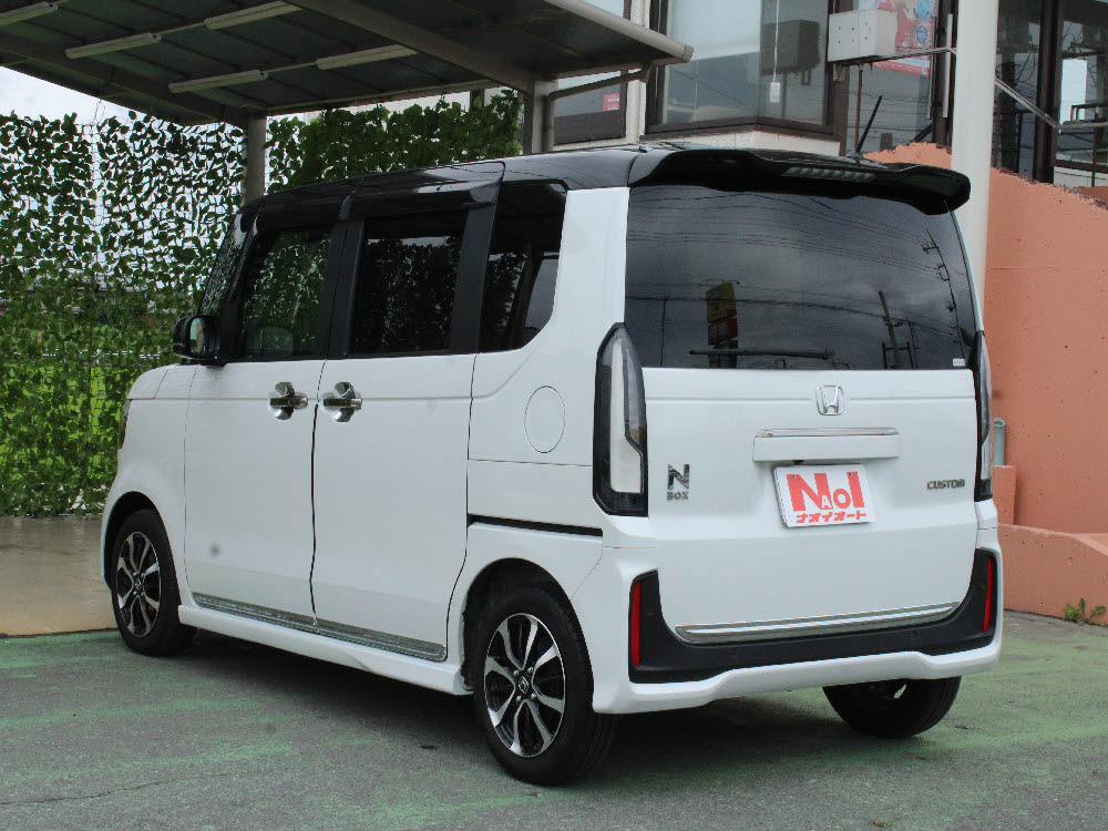 ホンダ　N BOXカスタム　コーディネートスタイル　2トーン6枚目