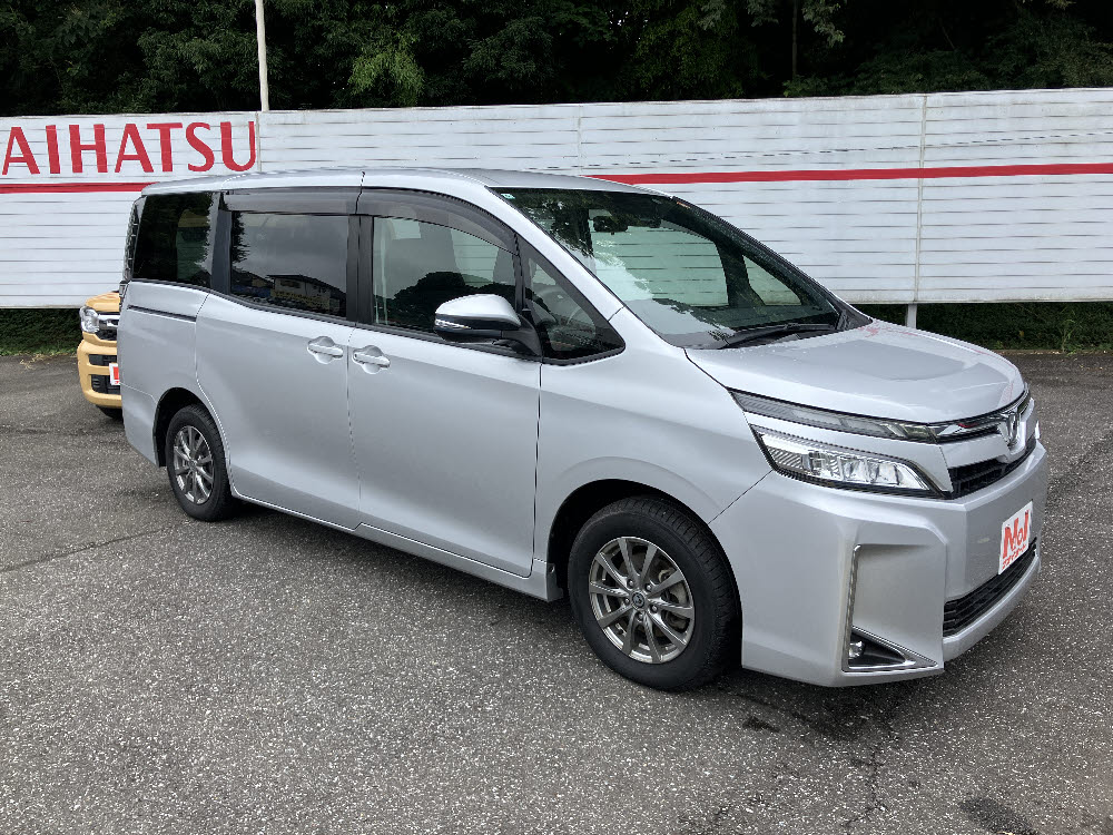 トヨタ　ヴォクシー　X2枚目