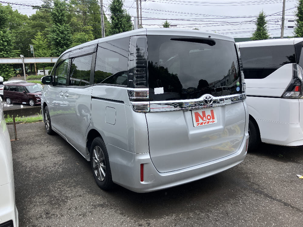 トヨタ　ヴォクシー　X4枚目