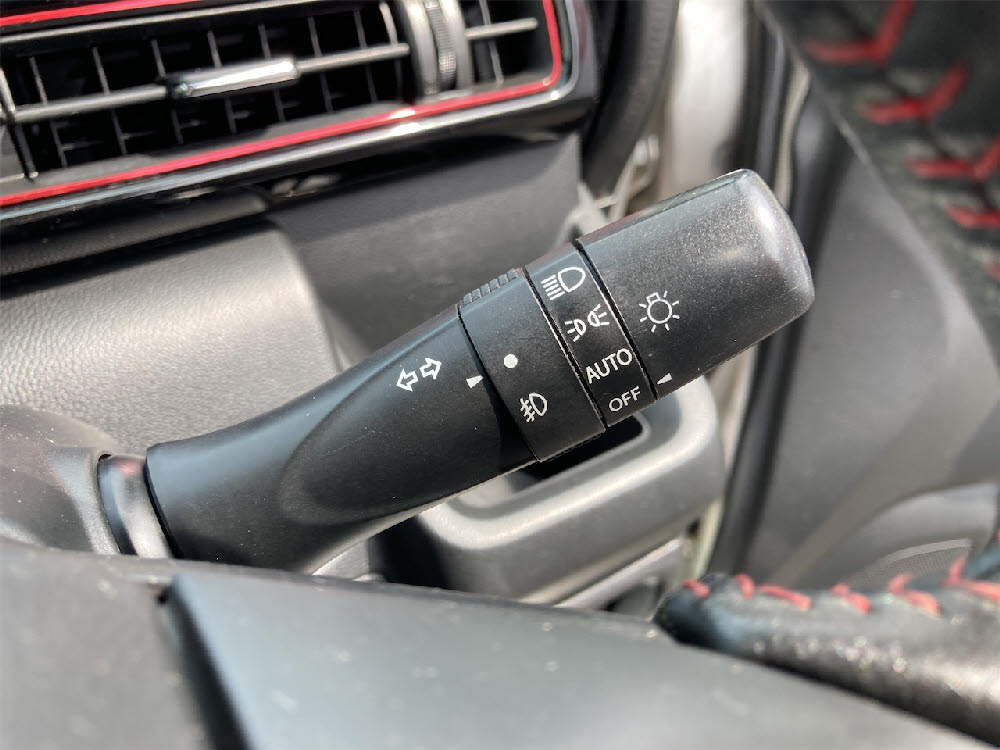 スズキ　ワゴンRスティングレーHYBRID　X16枚目