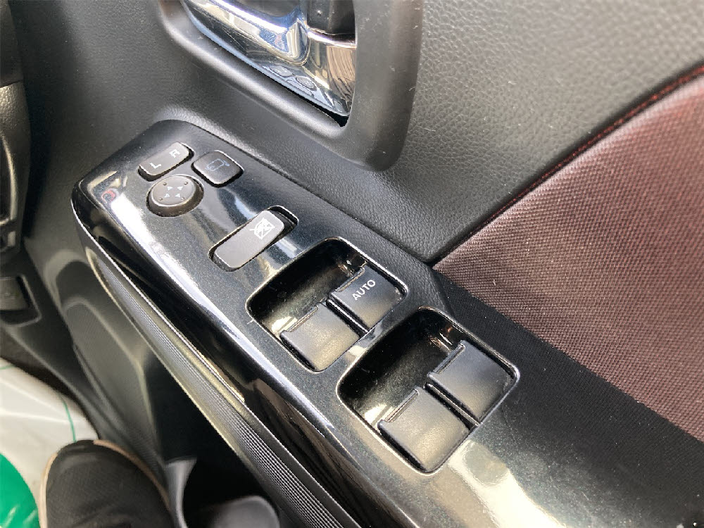 スズキ　ワゴンRスティングレーHYBRID　X17枚目